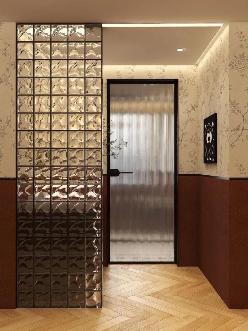 濃郁復古衛生間 玻璃隔斷美翻了！