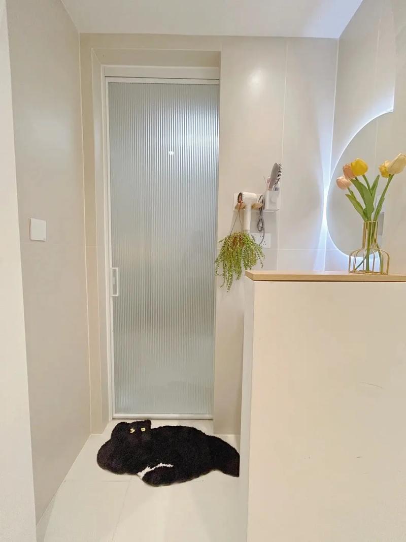 巧思妙設 讓家中的衛生間隔斷屏風既實用又美觀